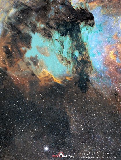 #Astronomy: Pelican Nebula - in 3D The #Pelican #Nebula can be found 2,000 light-years away in the realm of the another cosmic bird: the constellation Cygnus, the swan. Animation: J-P Metsavainio